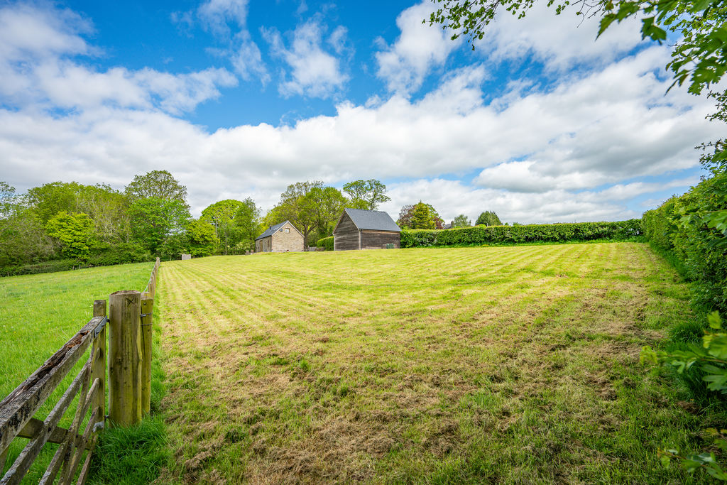 Garden and Setting- click for photo gallery